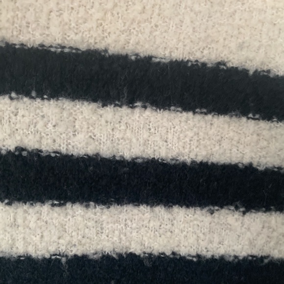 Vince women's black & white striped nubby wool crew neck sweater - Sz S - Picture 7 of 12